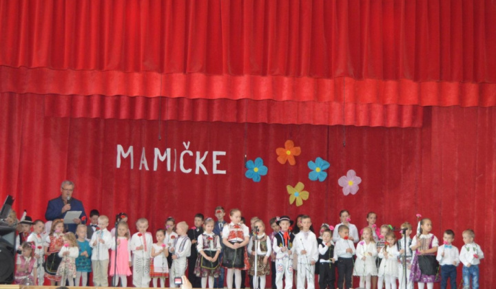 Vystúpenie detí ZŠ a MŠ pri príležitosti Dňa matiek 14.05.2017