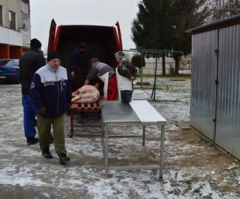 Obecná zabíjačka a klobasiáda 09.01.2016