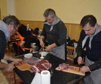 Obecná zabíjačka a klobasiáda 09.01.2016