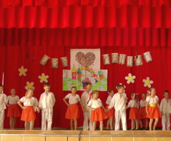 Vystúpenie detí ZŠ a MŠ na Deň Matiek 2013