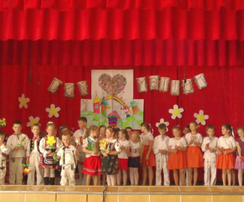 Vystúpenie detí ZŠ a MŠ na Deň Matiek 2013